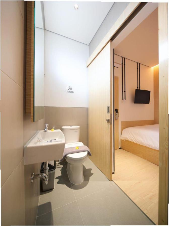 Hotel Cool Living Jakarta Exterior foto